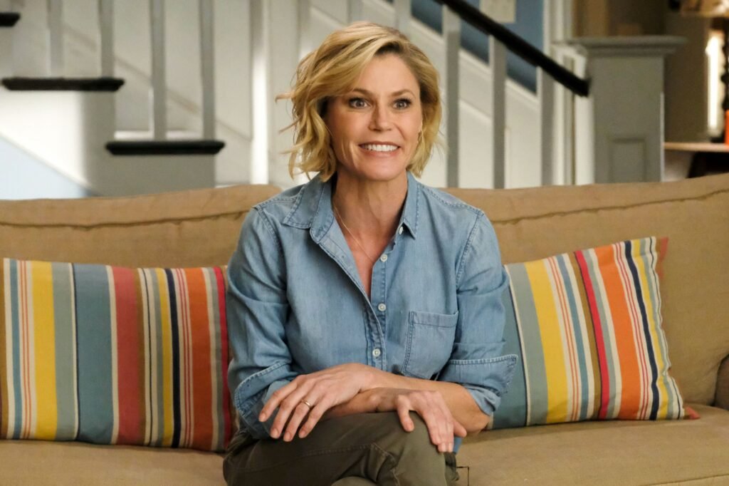 How Much Is Julie Bowen Net Worth? Shocking Net Worth Exposed