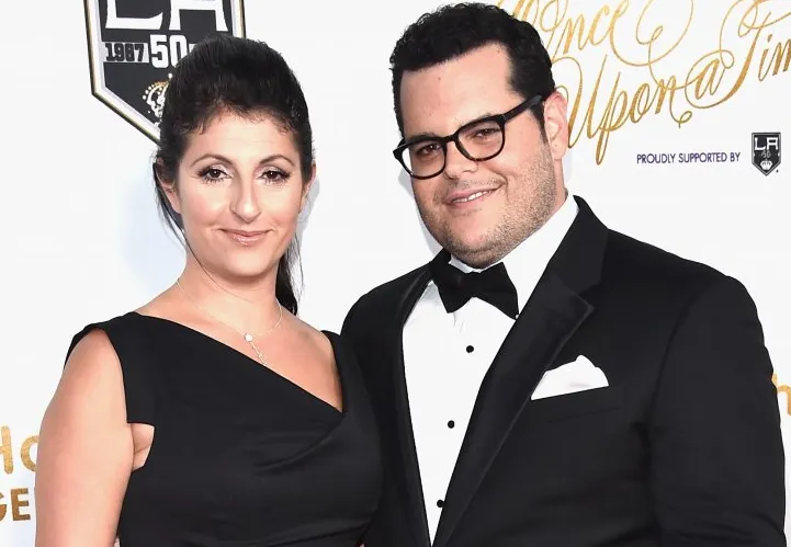 Josh Gad Wife, Age, Height, Weight, Net Worth, Career, And More