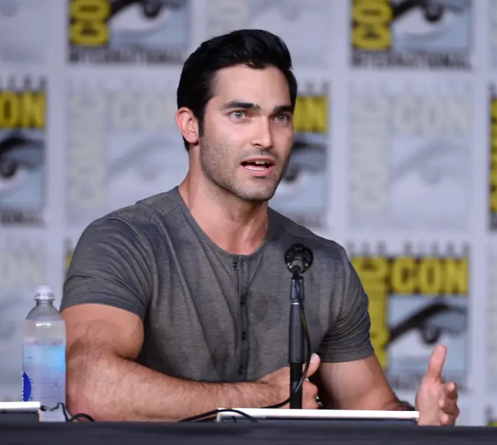 Tyler Hoechlin Wife