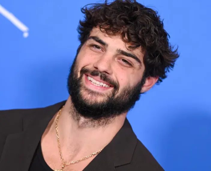 Noah Centineo Age, Height, Weight, Net Worth, Career, And More